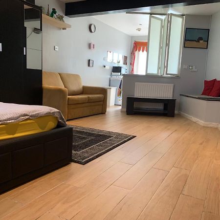 Studio Apartment - Entire Lower Ground Floor - Only 7 Mins Walk Kings Cross St Pancras Station 伦敦 外观 照片