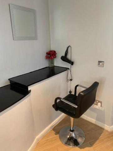 Studio Apartment - Entire Lower Ground Floor - Only 7 Mins Walk Kings Cross St Pancras Station 伦敦 外观 照片